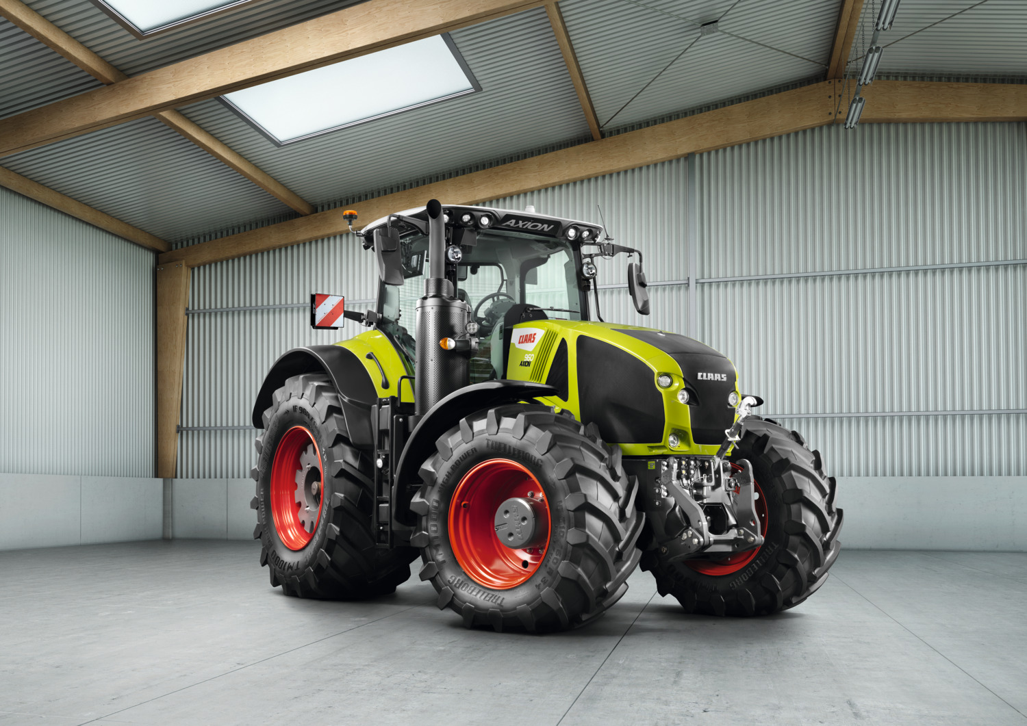 Трактор CLAAS AXION