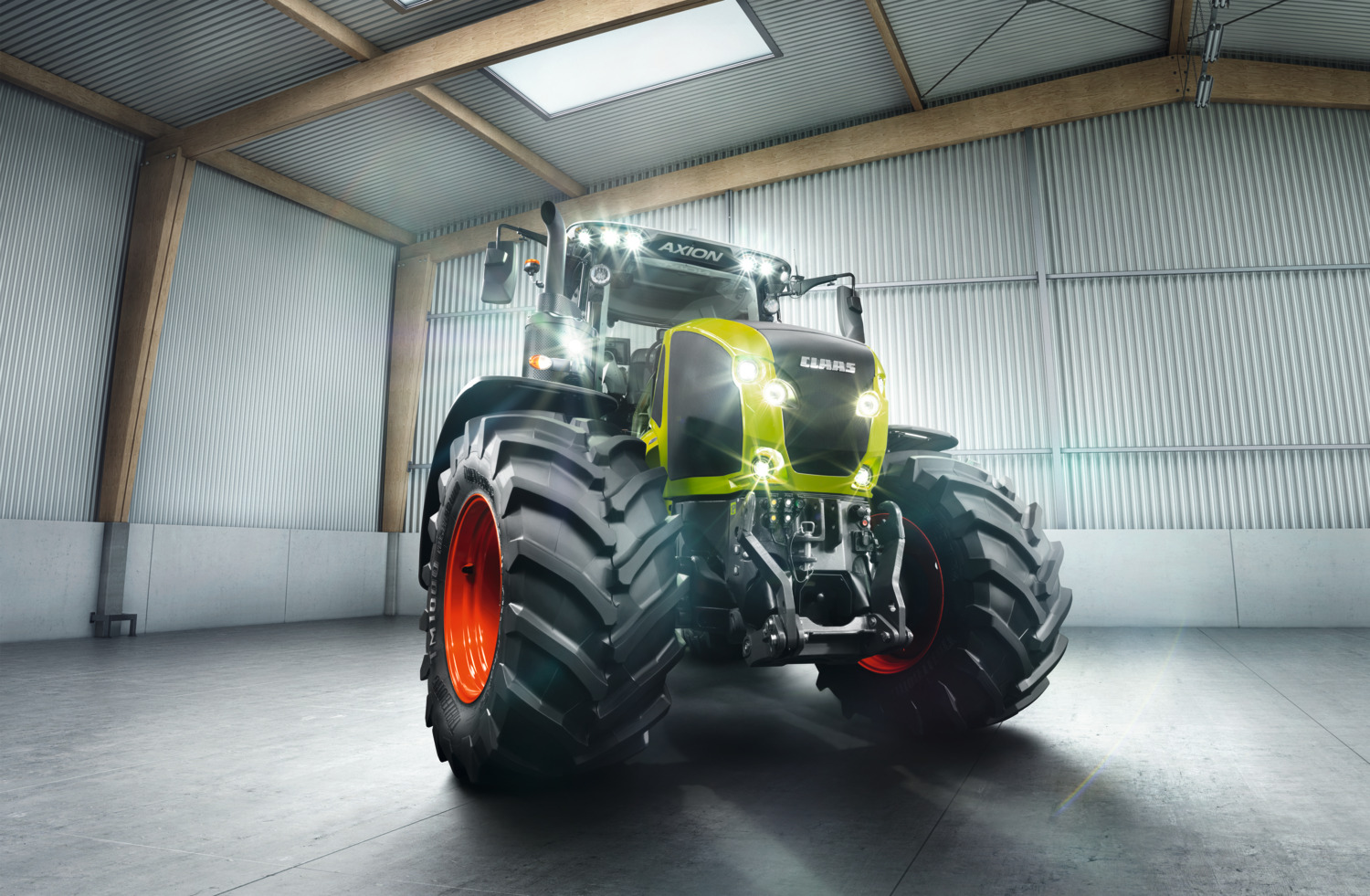Трактор CLAAS AXION
