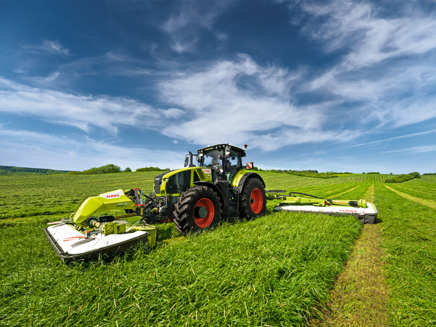 Трактор CLAAS AXION