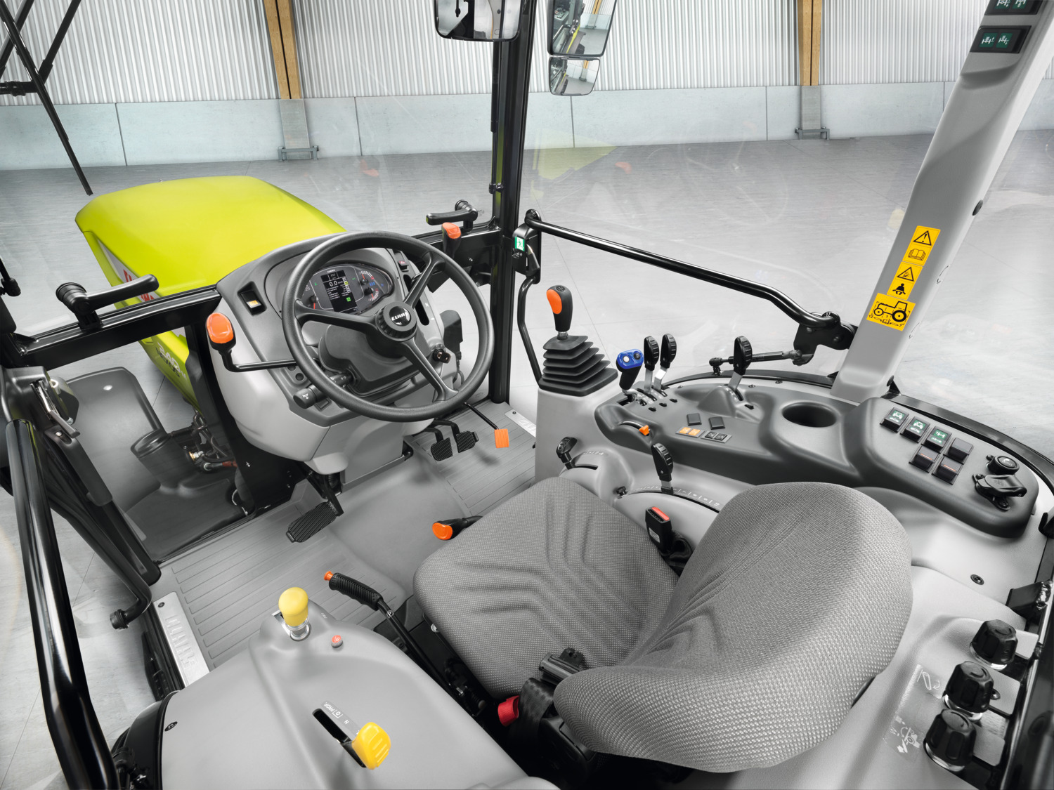 Трактор CLAAS NEXOS