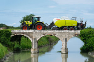 Прес-підбирач CLAAS QUADRANT